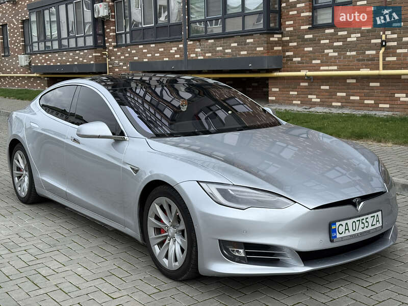 Ліфтбек Tesla Model S 2016 в Житомирі