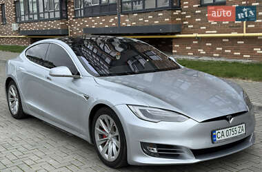 Лифтбек Tesla Model S 2016 в 