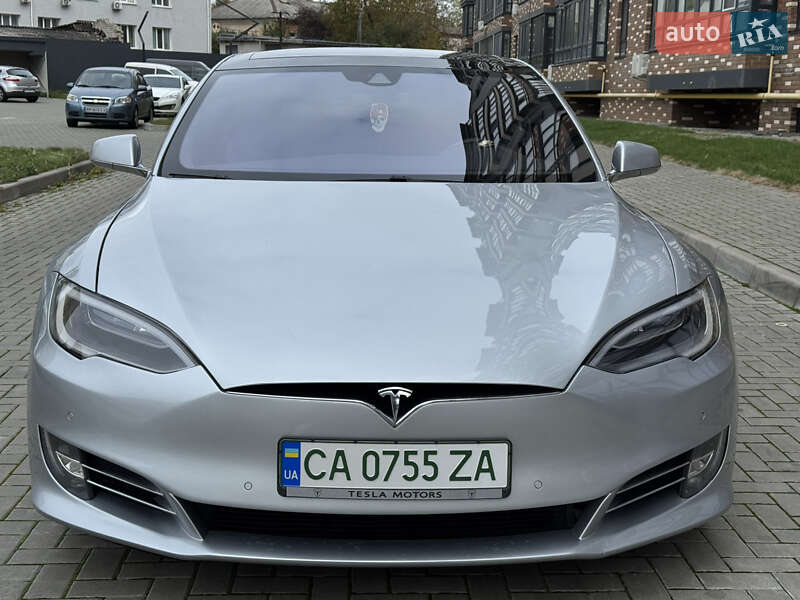 Ліфтбек Tesla Model S 2016 в Житомирі