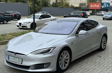 Лифтбек Tesla Model S 2016 в 