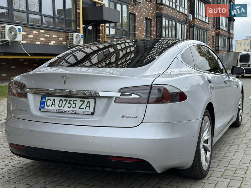 Ліфтбек Tesla Model S 2016 в Житомирі