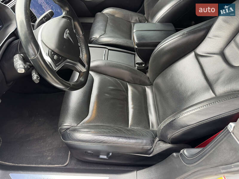 Ліфтбек Tesla Model S 2016 в Житомирі