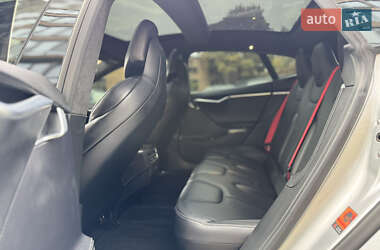 Лифтбек Tesla Model S 2016 в 