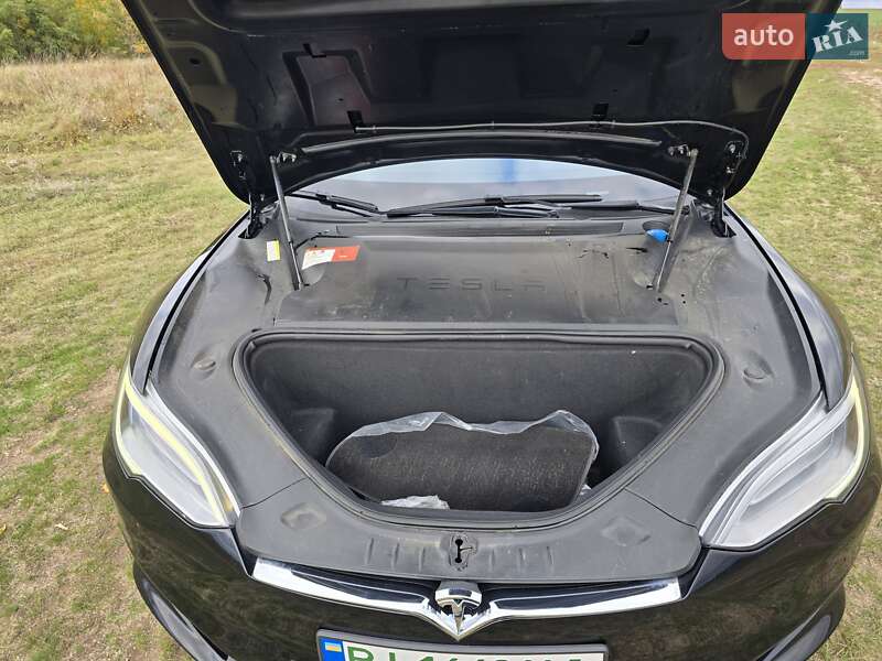 Ліфтбек Tesla Model S 2016 в Полтаві фото 26 Ліфтбек Tesla Model S 2016 в Полтаві