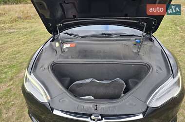Ліфтбек Tesla Model S 2016 в 