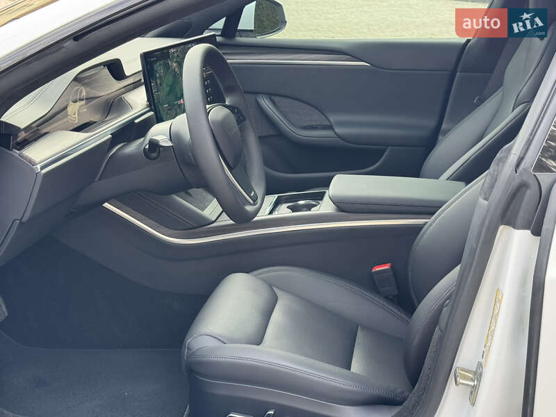 Лифтбек Tesla Model S 2024 в Львове