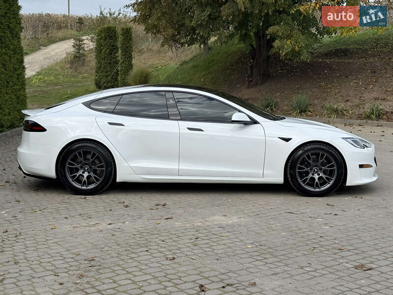 Лифтбек Tesla Model S 2024 в Львове