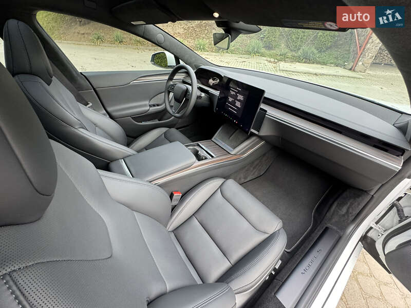 Лифтбек Tesla Model S 2024 в Львове