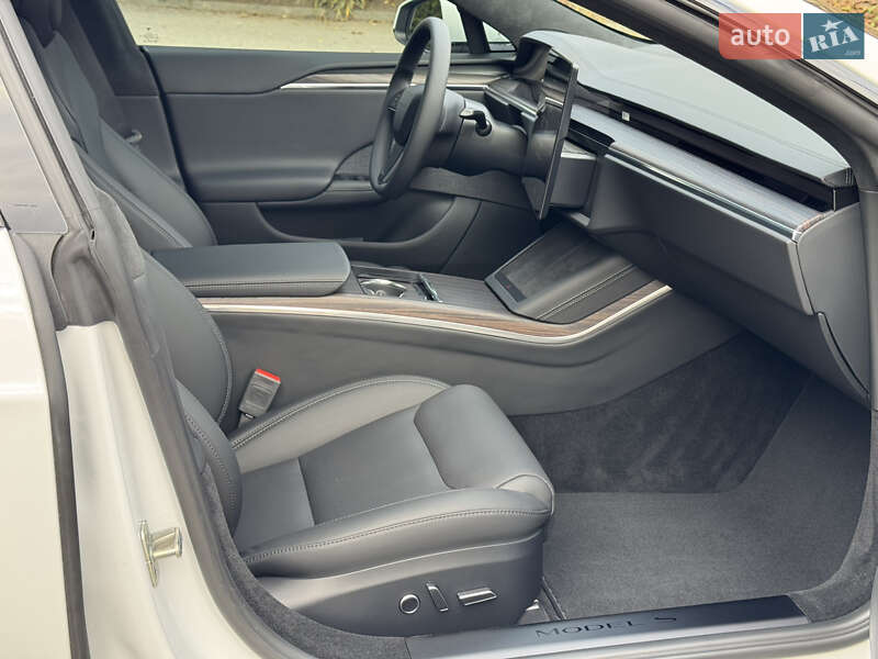 Лифтбек Tesla Model S 2024 в Львове
