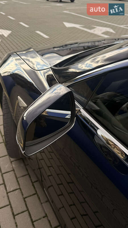 Лифтбек Tesla Model S 2014 в Нововолынске