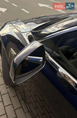 Лифтбек Tesla Model S 2014 в 