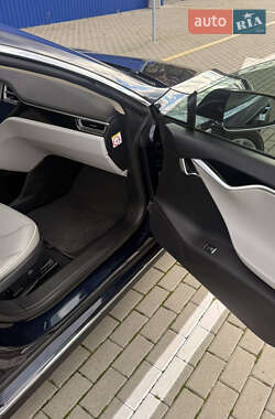 Лифтбек Tesla Model S 2014 в 