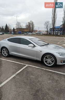 Лифтбек Tesla Model S 2014 в 