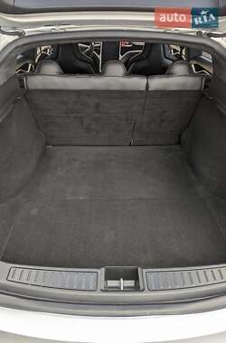 Лифтбек Tesla Model S 2014 в 