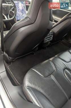Лифтбек Tesla Model S 2014 в 