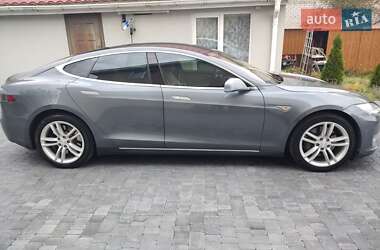 Ліфтбек Tesla Model S 2013 в 