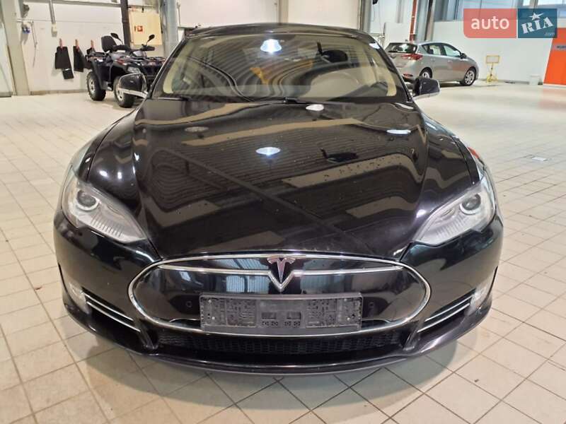 Ліфтбек Tesla Model S 2014 в Києві фото 16 Ліфтбек Tesla Model S 2014 в Києві