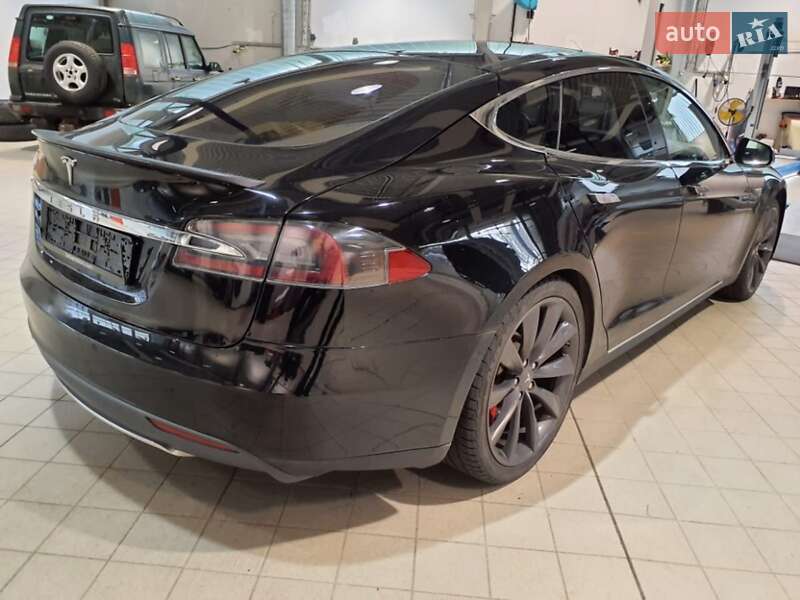 Ліфтбек Tesla Model S 2014 в Києві фото 21 Ліфтбек Tesla Model S 2014 в Києві