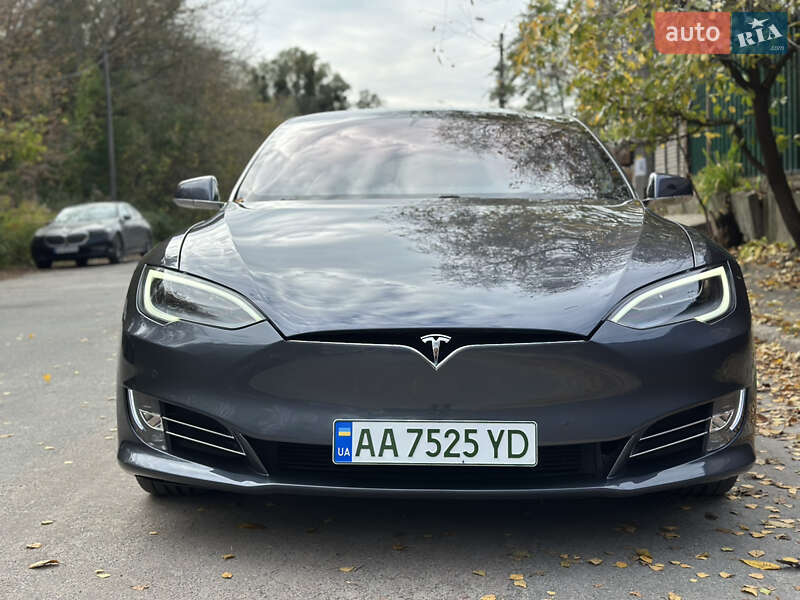 Ліфтбек Tesla Model S 2020 в Києві