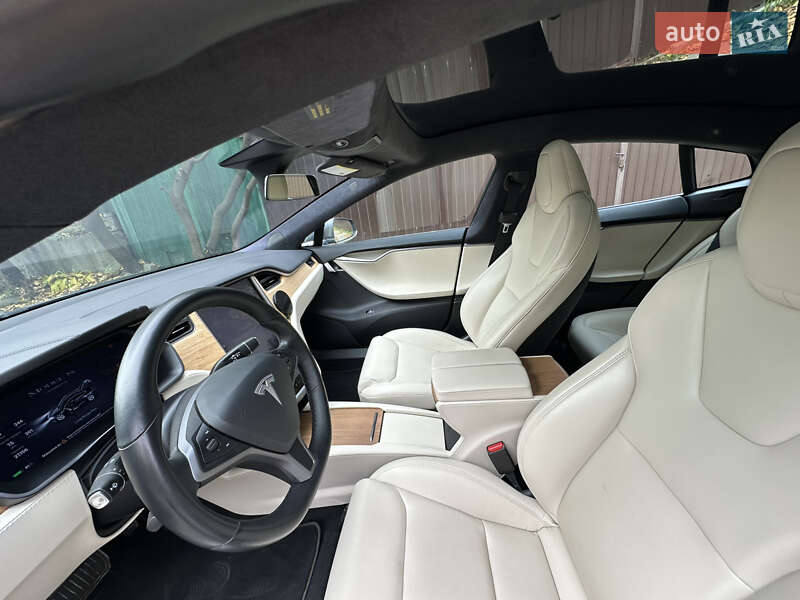Ліфтбек Tesla Model S 2020 в Києві