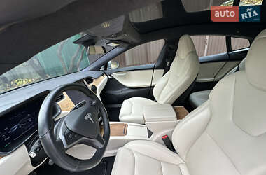 Лифтбек Tesla Model S 2020 в 