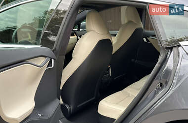 Лифтбек Tesla Model S 2020 в 