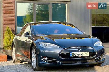 Лифтбек Tesla Model S 2015 в Львове