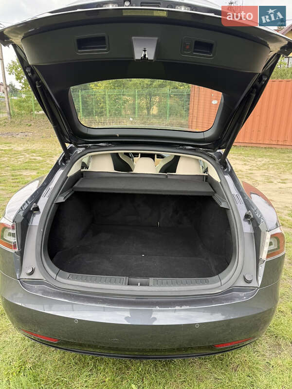Лифтбек Tesla Model S 2018 в Львове фото 8 Лифтбек Tesla Model S 2018 в Львове