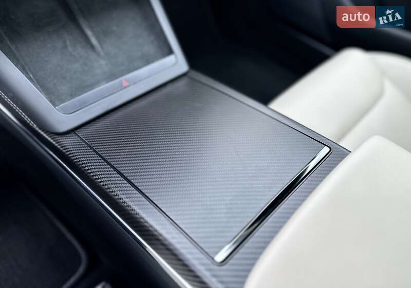 Лифтбек Tesla Model S 2021 в Киеве