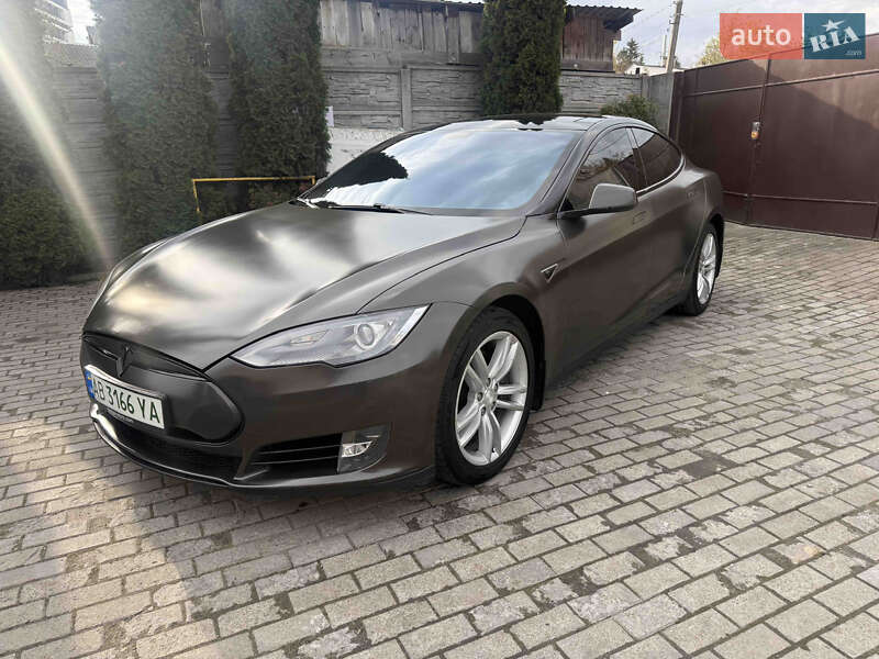 Ліфтбек Tesla Model S 2014 в Львові