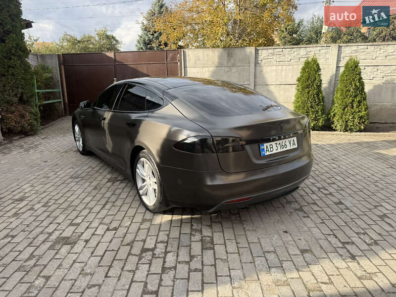 Ліфтбек Tesla Model S 2014 в Львові