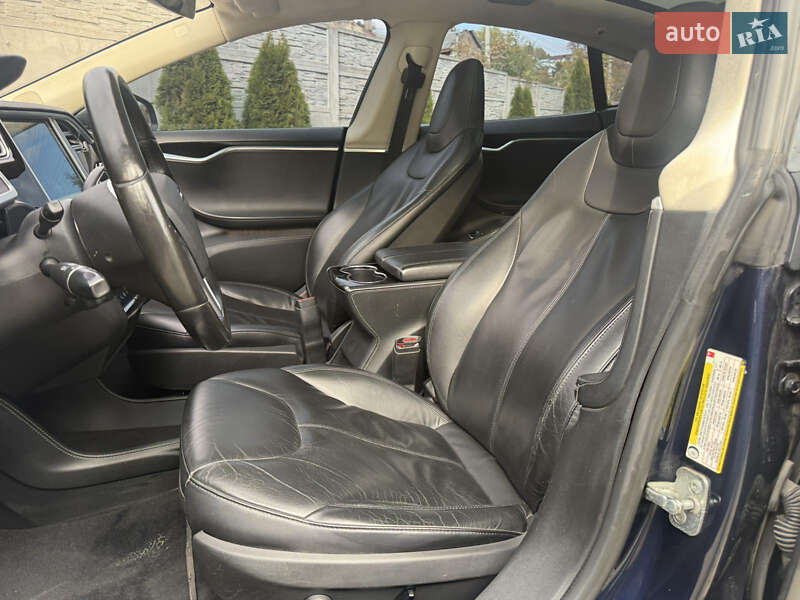 Ліфтбек Tesla Model S 2014 в Львові