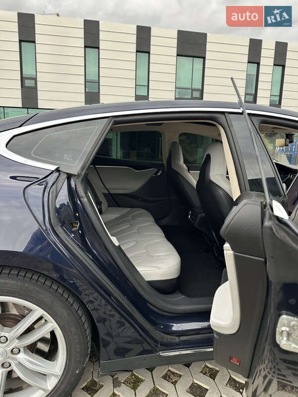 Ліфтбек Tesla Model S 2014 в Хмельницькому