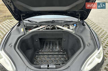 Лифтбек Tesla Model S 2014 в 