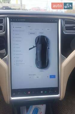 Лифтбек Tesla Model S 2013 в 