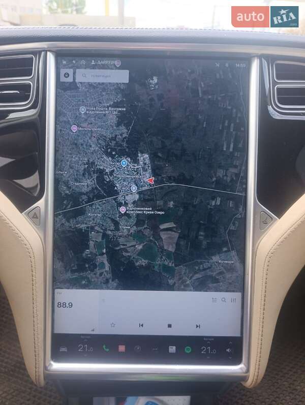 Ліфтбек Tesla Model S 2013 в Новояворівську