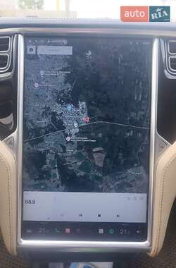 Лифтбек Tesla Model S 2013 в 