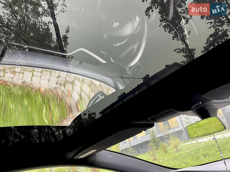 Лифтбек Tesla Model S 2018 в Львове