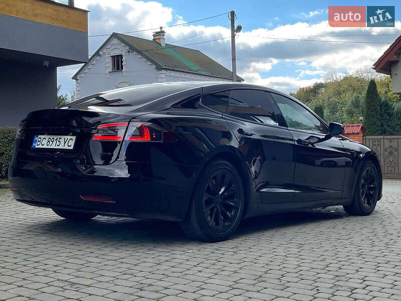 Лифтбек Tesla Model S 2018 в Львове