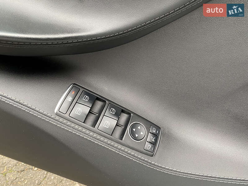 Лифтбек Tesla Model S 2014 в Ровно