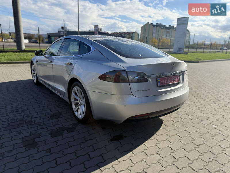 Ліфтбек Tesla Model S 2017 в Радехові