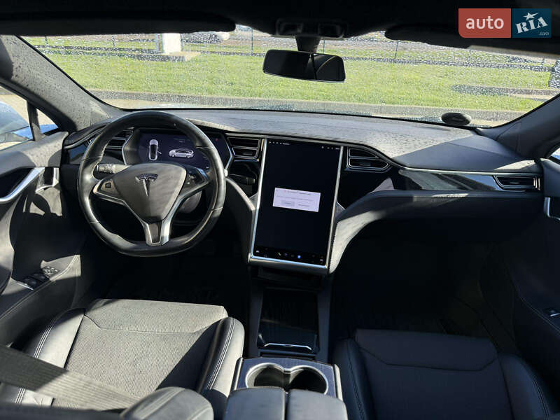 Ліфтбек Tesla Model S 2017 в Радехові