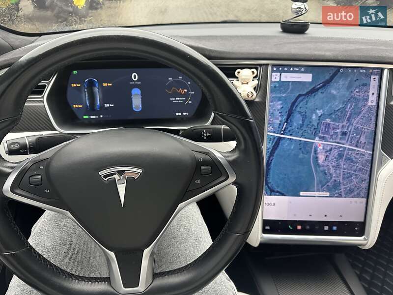 Лифтбек Tesla Model S 2017 в Житомире