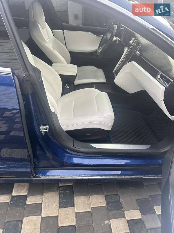 Лифтбек Tesla Model S 2017 в Житомире