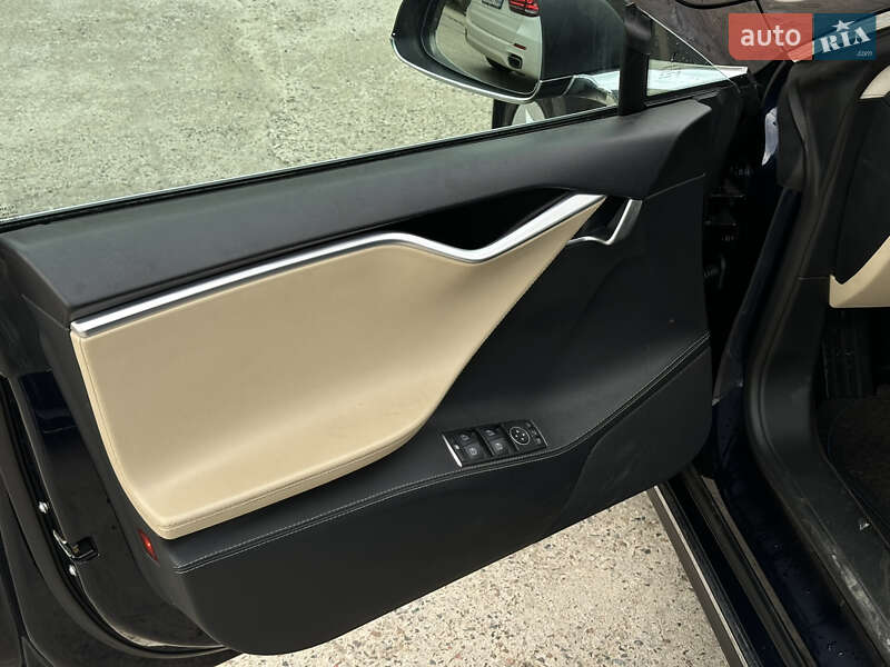 Лифтбек Tesla Model S 2013 в Одессе