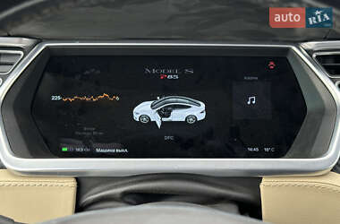 Лифтбек Tesla Model S 2013 в 