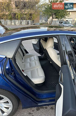 Лифтбек Tesla Model S 2019 в 