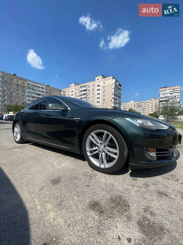 Ліфтбек Tesla Model S 2014 в Запоріжжі фото 11 Ліфтбек Tesla Model S 2014 в Запоріжжі