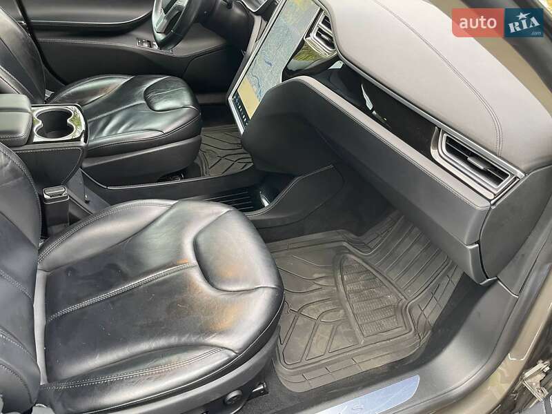 Ліфтбек Tesla Model S 2015 в Києві