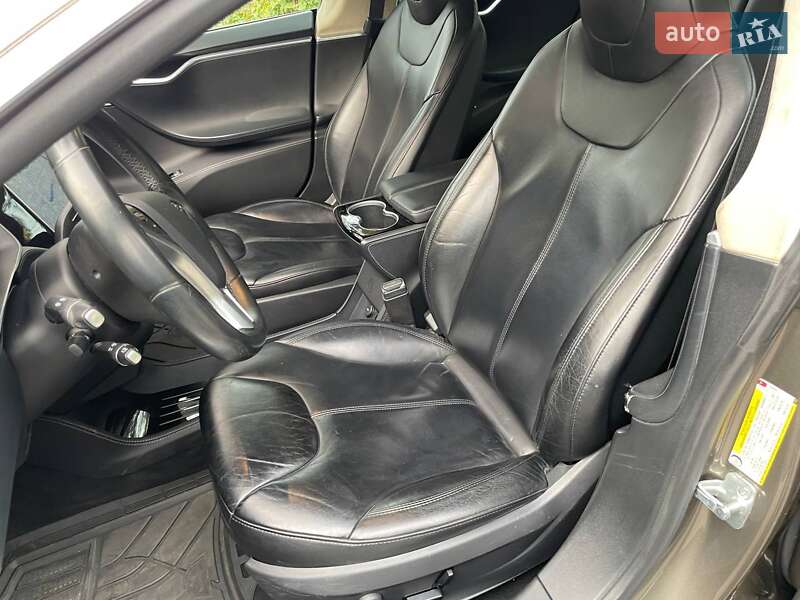 Ліфтбек Tesla Model S 2015 в Києві